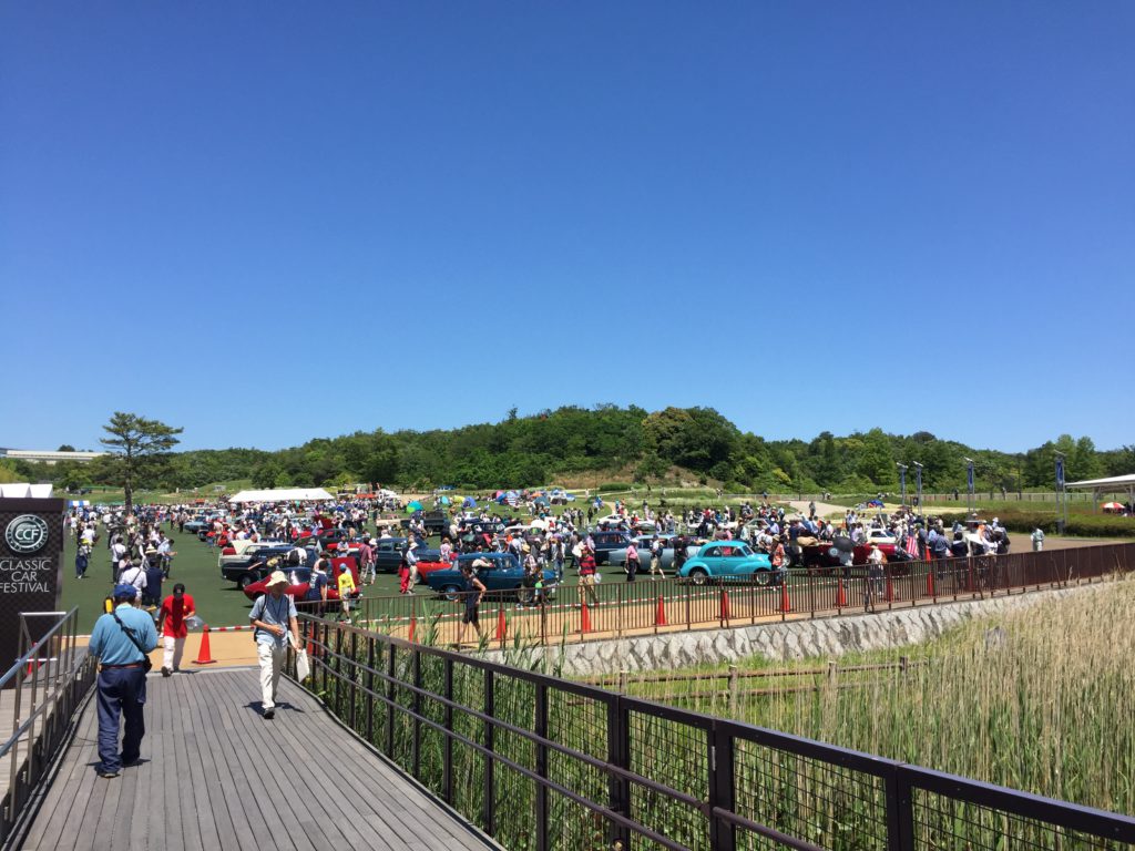 クラシックカーフェスティバル会場